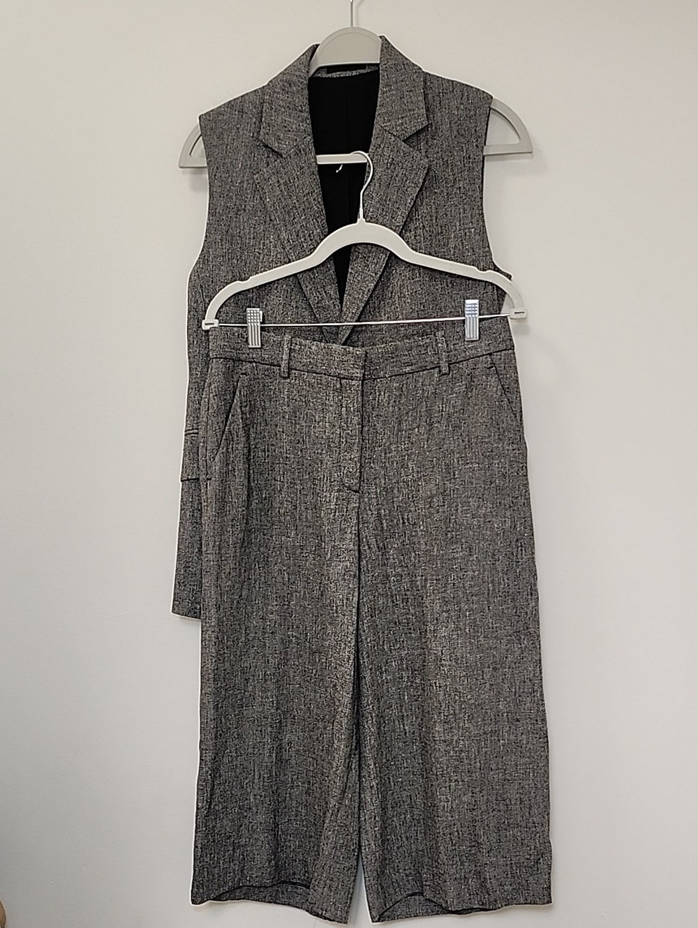 Theory Sedeia vest and matching trouser set structured gray Size 6 - Picture 3 of 16
